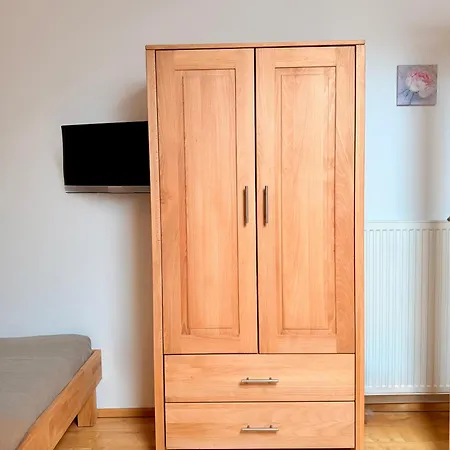 Sonnenblumenhof - & *