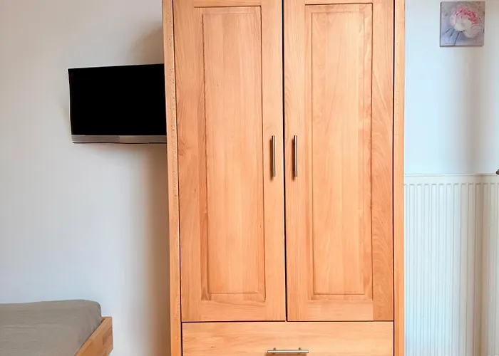 Sonnenblumenhof - & *