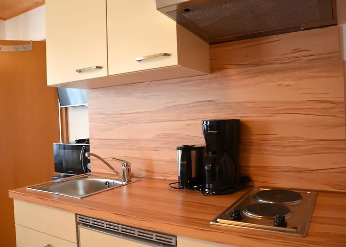 Sonnenblumenhof - & *