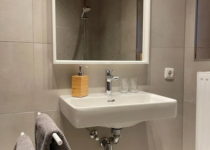 Sonnenblumenhof - & * Muehlheim